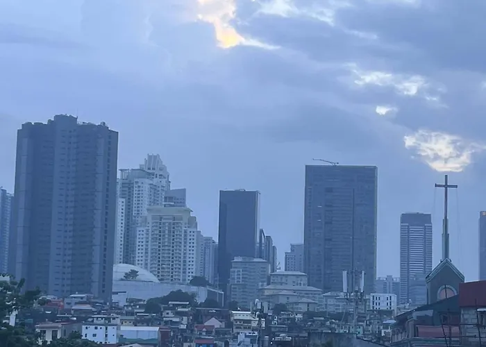 Apartment Entire Moons 2, Taguig, Near Bgc, Full Kitchen & Balcony *